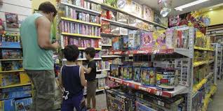 Intenção de consumo das famílias cresce em dezembro, revela pesquisa